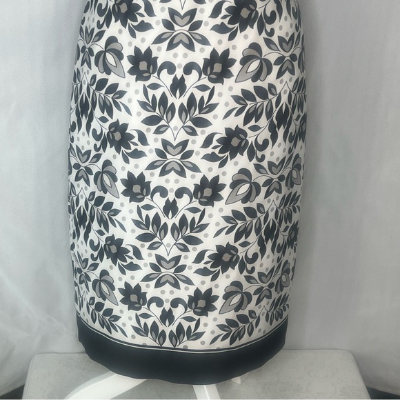 Talbots Dress Black & White Floral V Neck Shirt Sleeves Exposed Back Zipper 4 👍 - Picture 3 of 8